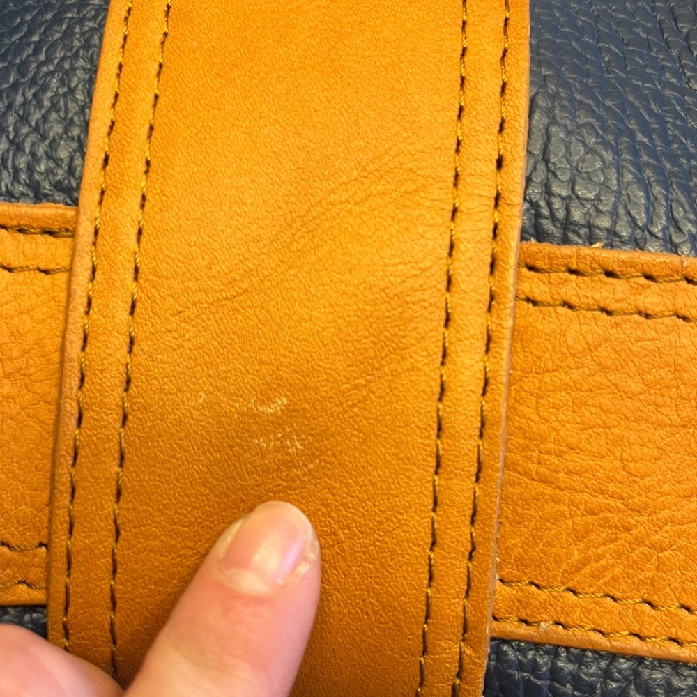 Valentina Italian leather convertible sling backpack in blue/tan pebbled leather - Picture 12 of 13